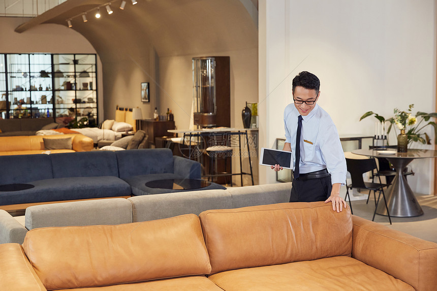 塑造專業(yè)溫馨的家具店銷售形象，助力家居用品銷售增長(zhǎng)